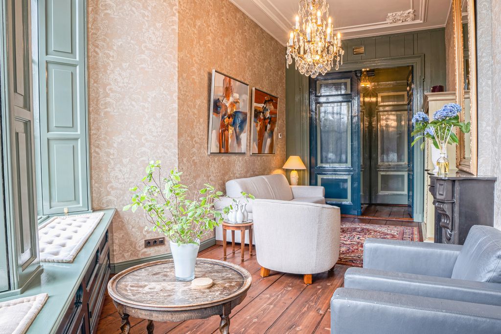 Best for A Canalside Townhouse